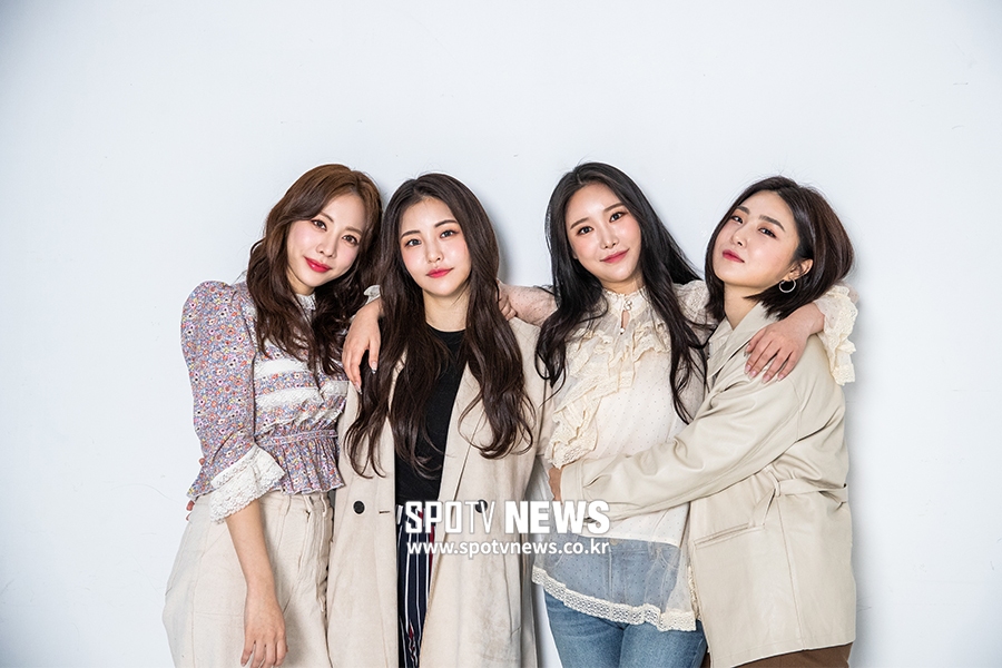 [포토S] 브레이브걸스, 4년 만에 역주행 1위!