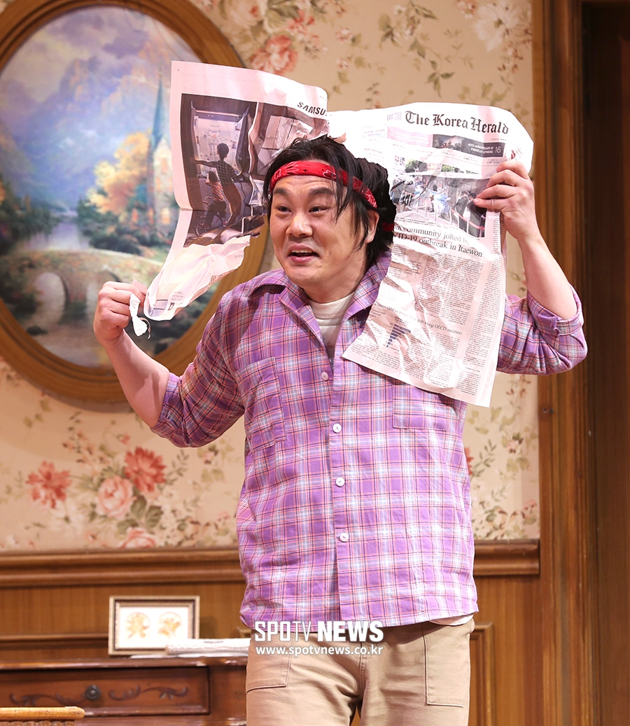 [포토S] 김인권, 증거를 갈기갈기