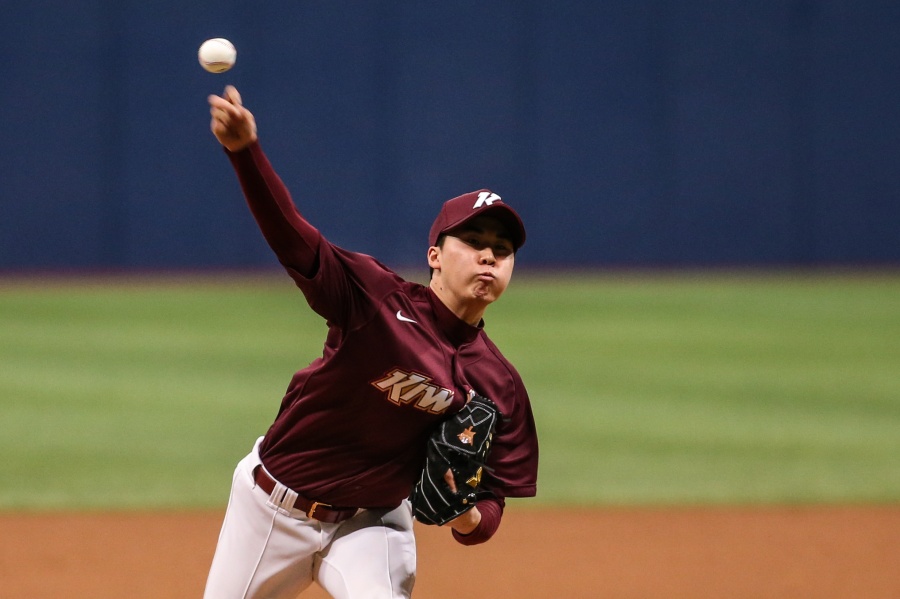 '9억 팔'의 153km 직구…두산 '141억 듀오'가 두들겼다