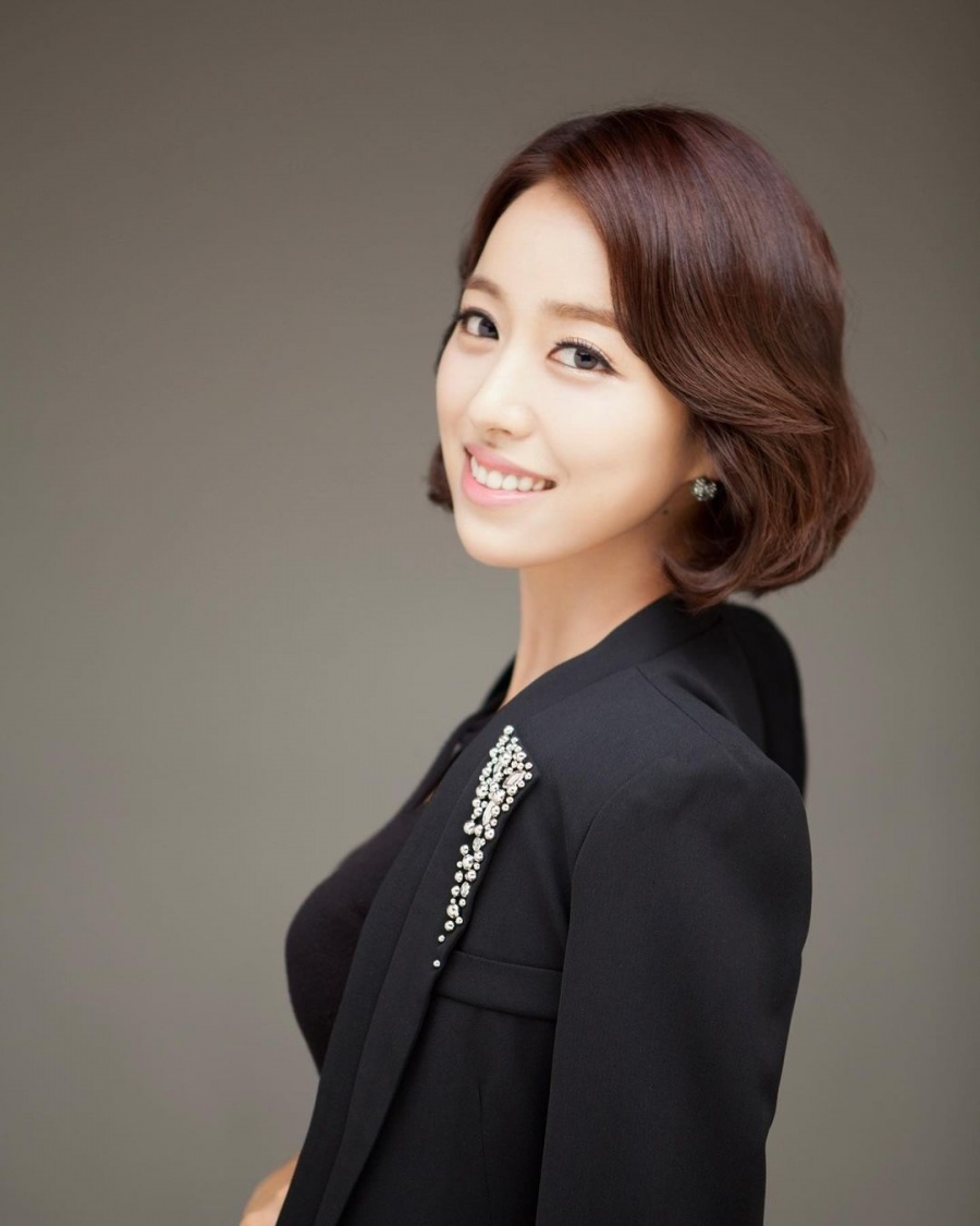 임현주 아나, 입사 8년 기념 옛사진 투척 "다시 하라면 못하겠다"