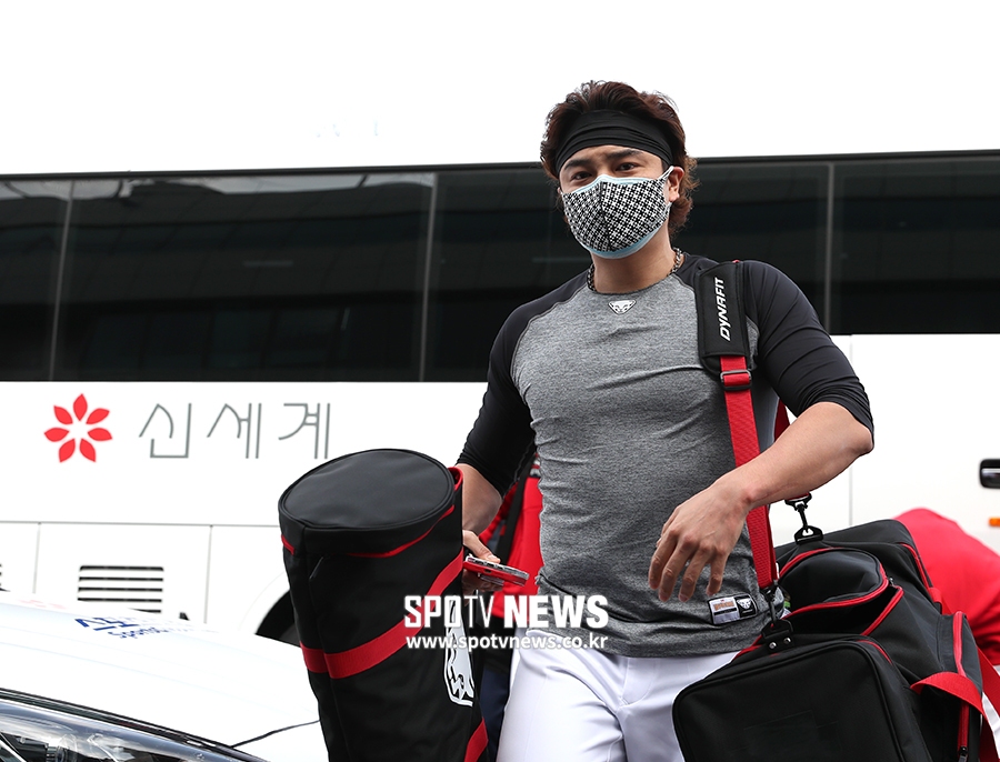 [포토S] SSG 추신수, 울산 랜딩