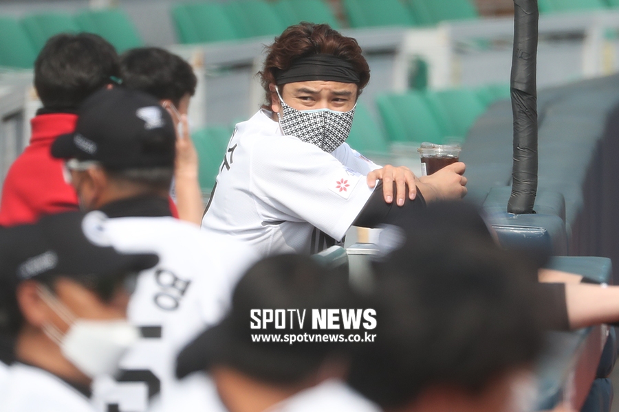 [포토S] 추신수, 별다방 커피와 함께