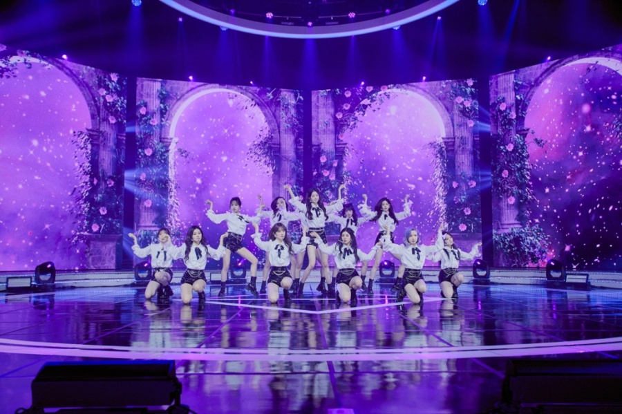 "굿바이, 위즈원"…아이즈원, 눈물의 마지막 콘서트
