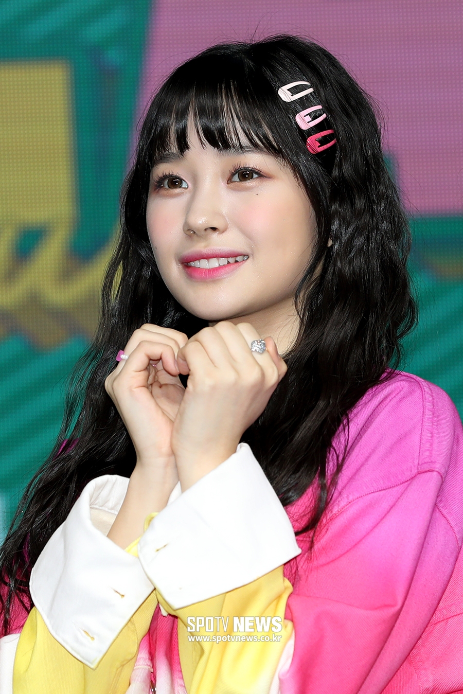 [포토S] 위클리 지안, 핑크 똑딱삔!