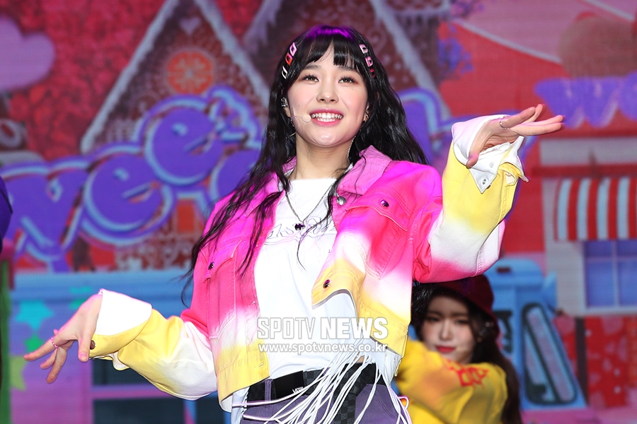 [포토S] 위클리 지안, '엣지' 있는 손끝