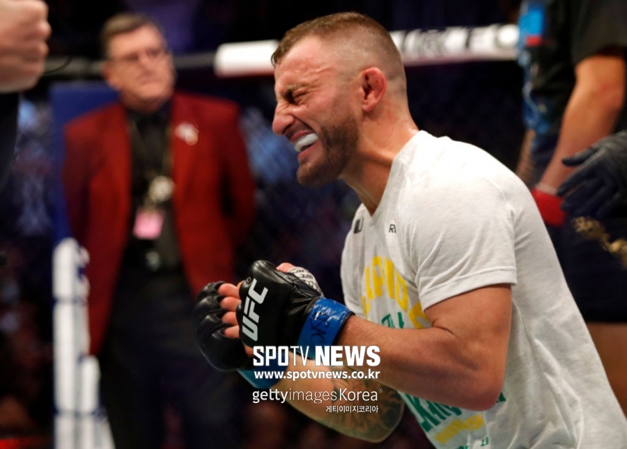 [오피셜] 볼카노프스키 vs 오르테가, UFC 260에서 취소