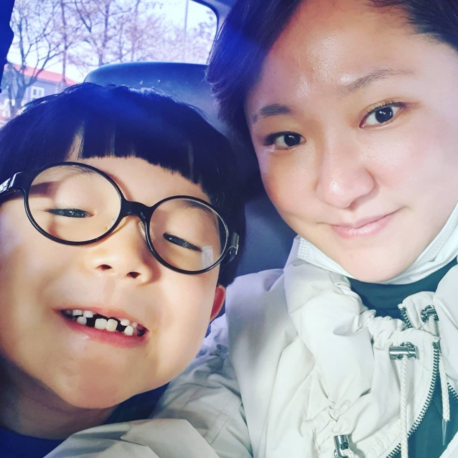 김현숙, '이혼+사기' 극복하게한 7살 아들과 행복…"이 많이 빠졌어요"