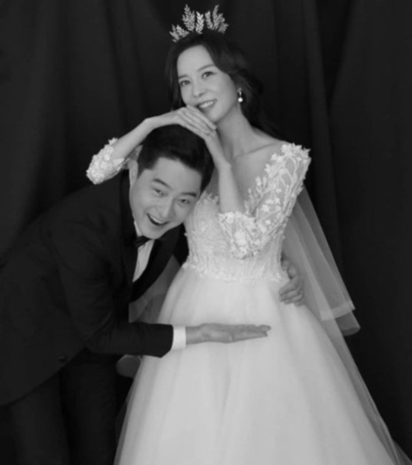 지누션 지누, 50세에 새 출발…13세 연하 임사라 변호사와 재혼[종합]