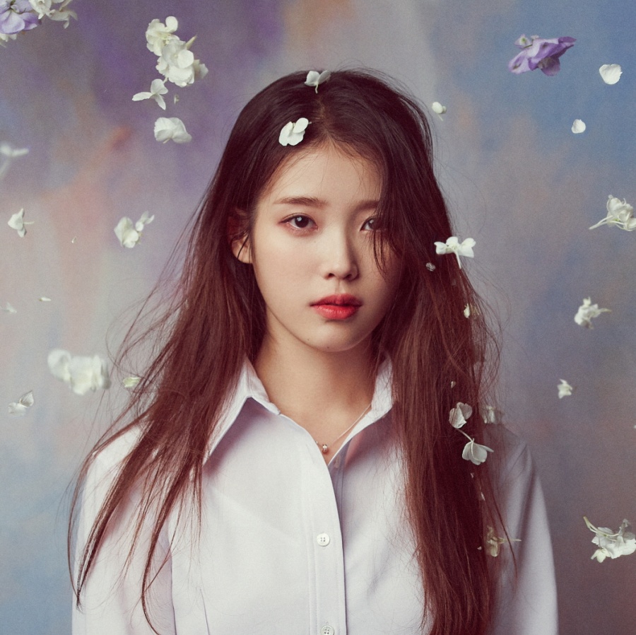 "아이유는 아이유다" 정규 5집 '라일락', 국내외 음원차트 올킬
