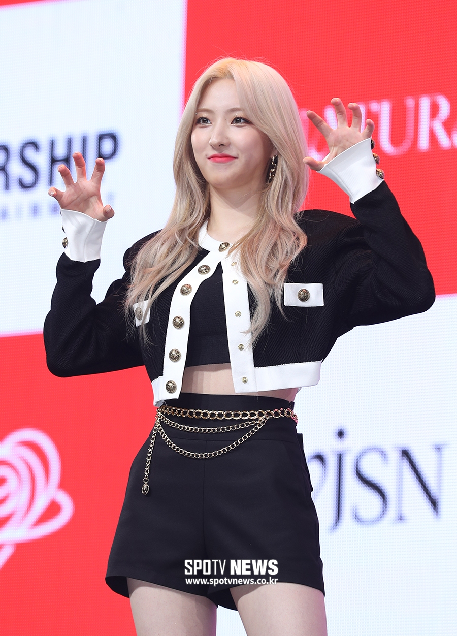 [포토S] 우주소녀 은서, 귀엽게 앙!