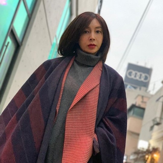 황신혜, 현 소속사 SM C&C와 재계약[공식]