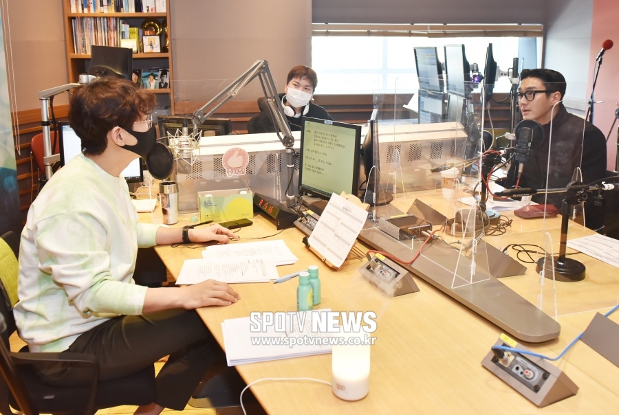 [포토]'굿모닝 FM' 장성규-최시원, 잘생김&입담 대결…승자는?!