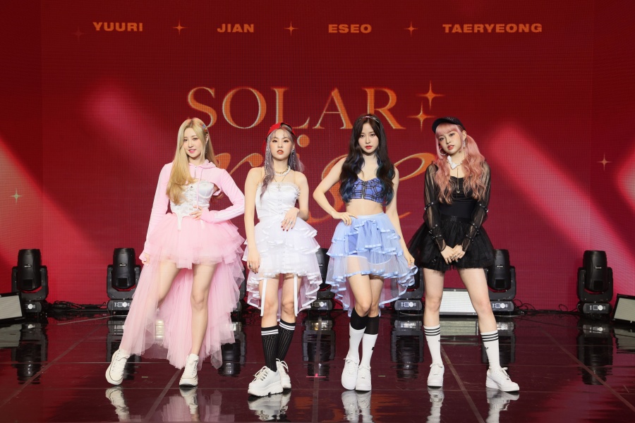 "찐텐션"…루나솔라, 제대로 놀 줄 아는 '텐션' 과시[종합]