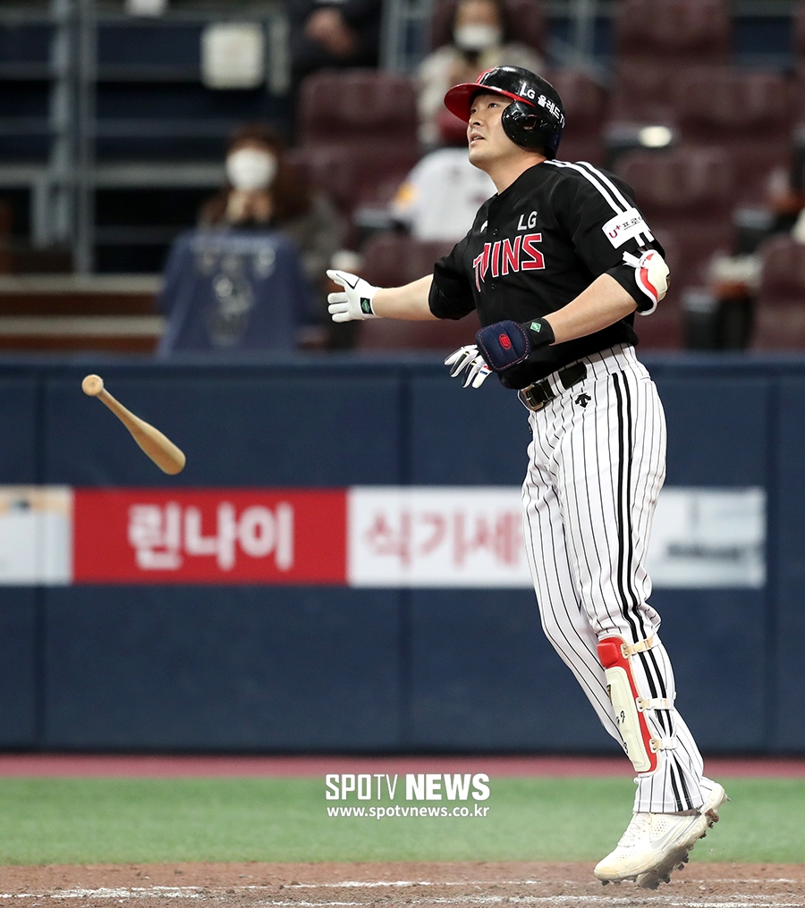 [포토S] 이형종, 투런포 '빠던'