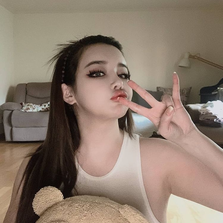 '59kg' 박봄, 다이어트 성공 근황 질투 받았나…"very 짜증남"