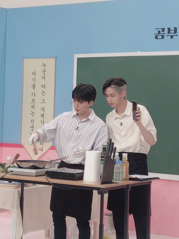 '아돌라스쿨' 정세운, 셰프급 요리 실력 공개…"샘킴에게 많이 배워"