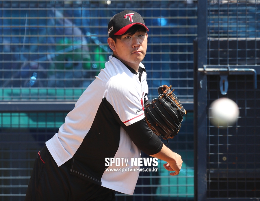 [포토S] 불펜 피칭하는 정찬헌