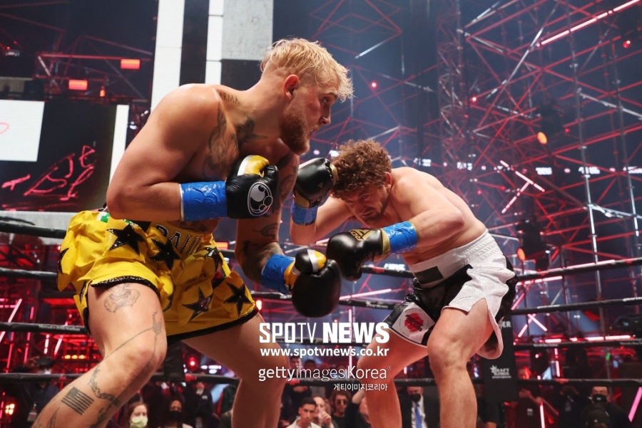 충격! UFC 파이터, 유튜버에게 복싱 1라운드 KO패