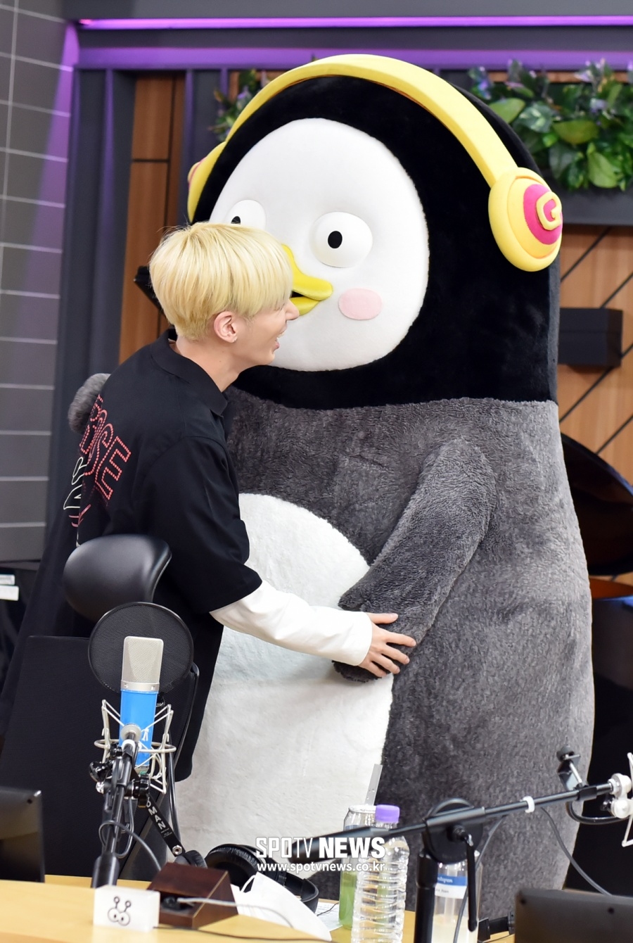 [포토]투모로우바이투게더 태현 '펭수, 너무 반가워요~'