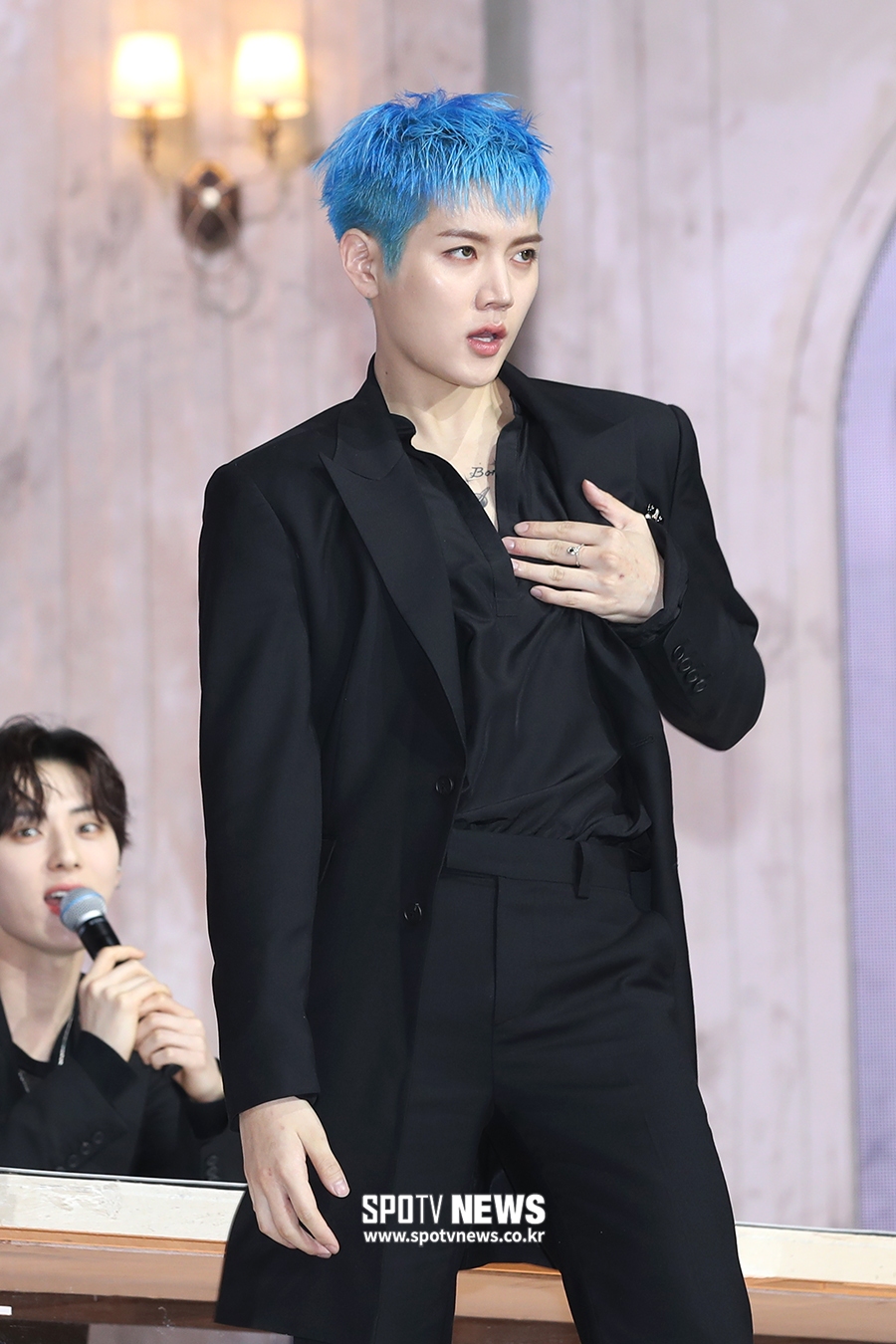 [포토S] 뉴이스트 렌, 섹시한 포인트 안무