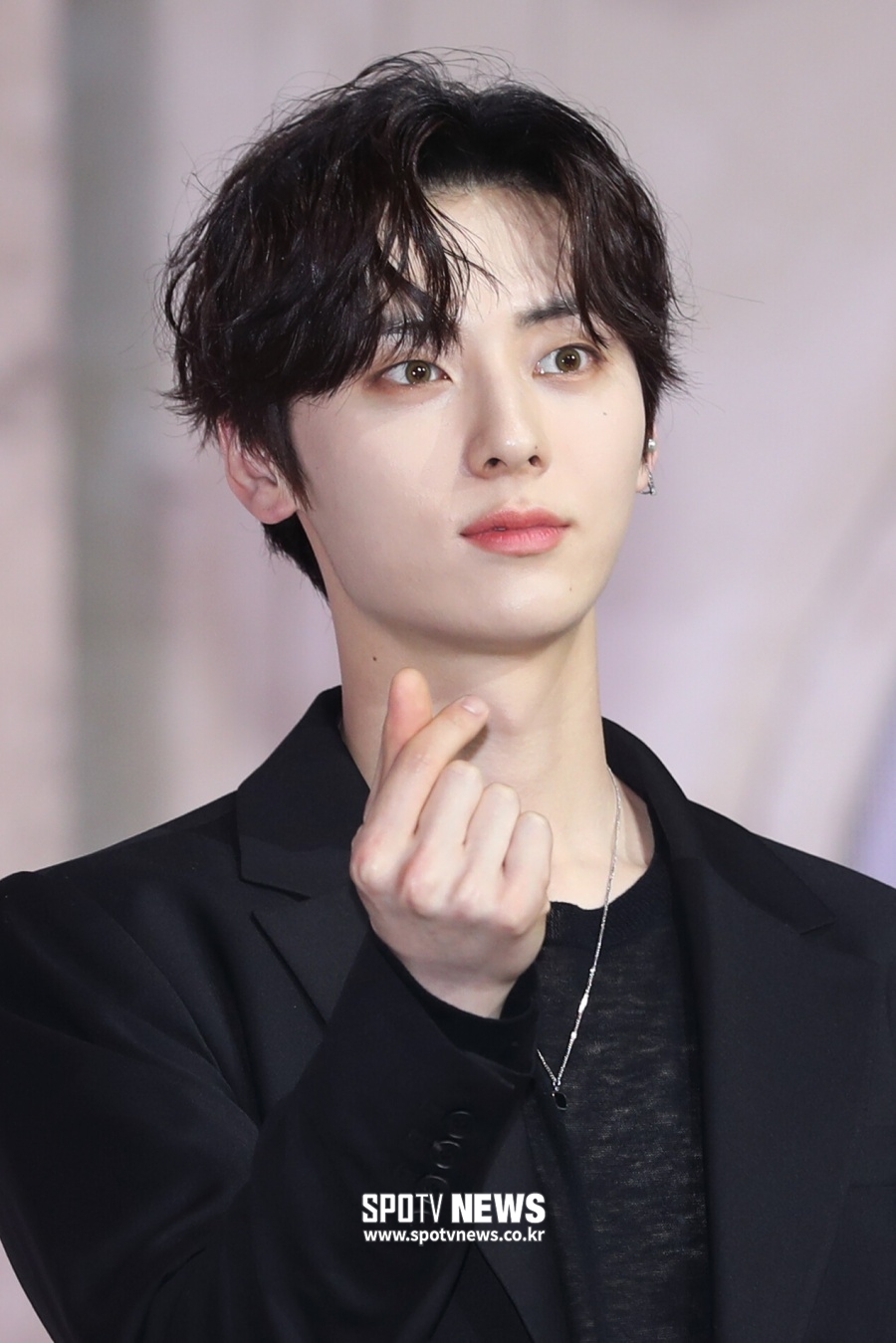 [단독]황민현, 홍자매 '환혼' 출연…아이돌→배우 '특급 행보'(종합)
