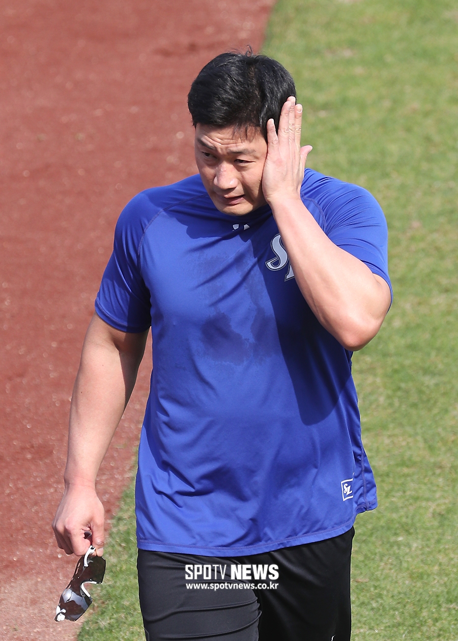 [포토S] 오승환, '덥다 더워'