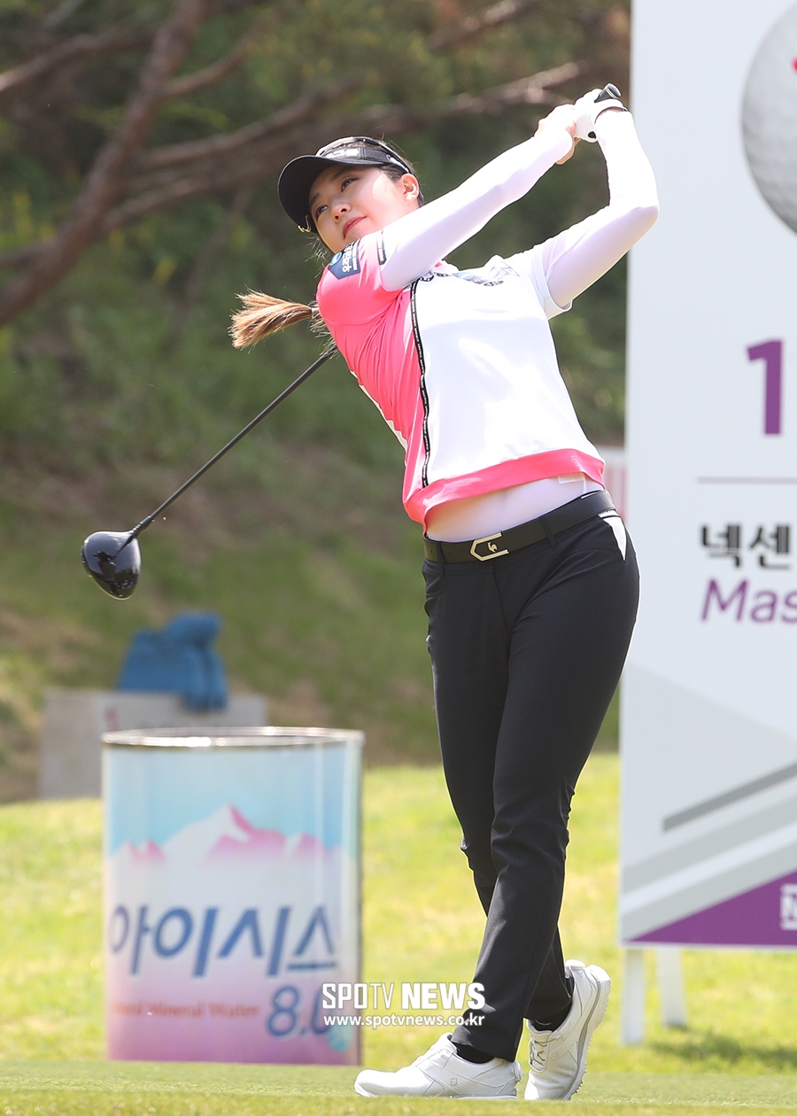 [포토S] 김재희, 루키의 강력한 티샷