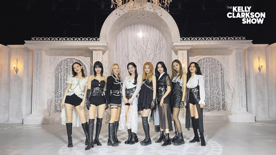 트와이스, 美 '켈리 클락슨 쇼' 출연…"데뷔 이래 연속 히트" 호평