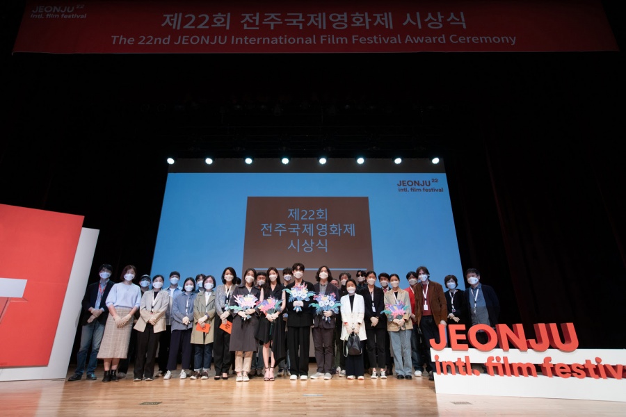 전주국제영화제, 한국경쟁 대상은 '성적표의 김민영'…배우상은 정재광·공승연[종합]