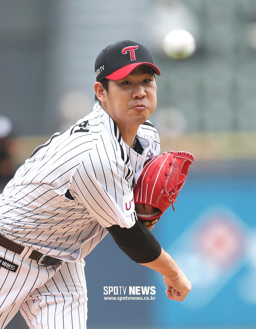 [포토S] 정찬헌, 한화 상대로 투구
