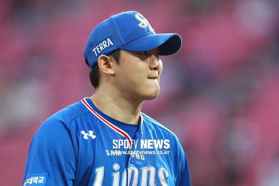[포토S] 입술 깨문 김대우