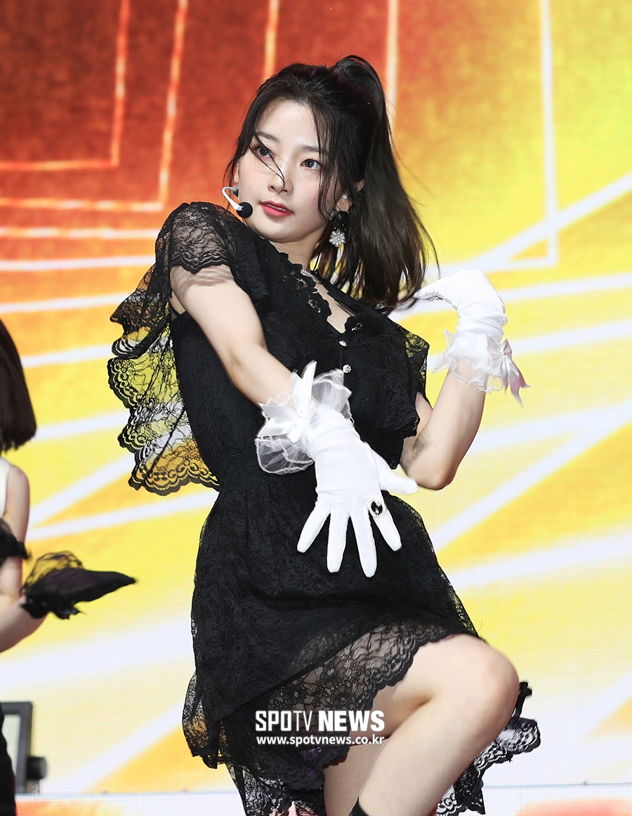 [포토S] 로켓펀치 연희, 만화 찢고 나온 포스