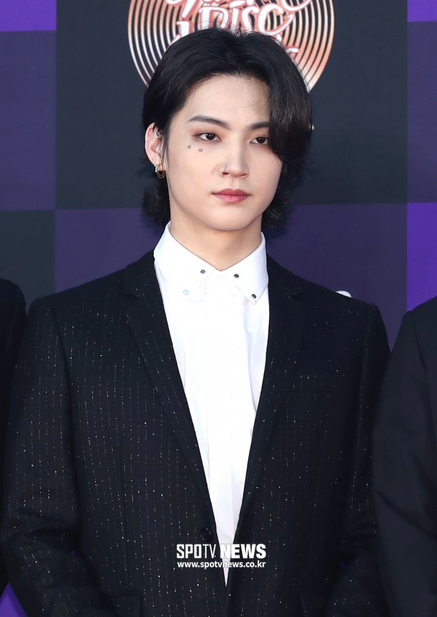 '女 나체사진 파문' 제이비, 선정적 이유로 신곡 부적격 판정[종합]
