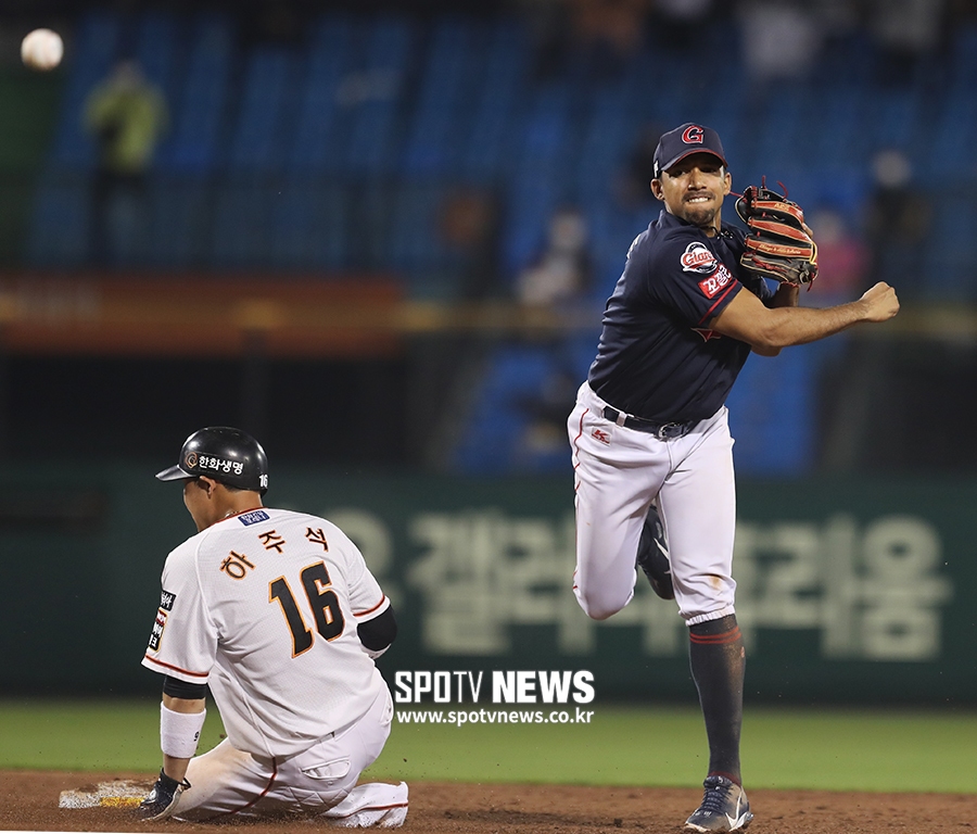 [포토S] 마차도, 위기 탈출 병살!