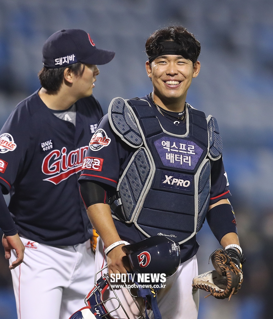 [포토S] 환히 미소 짓는 지시완
