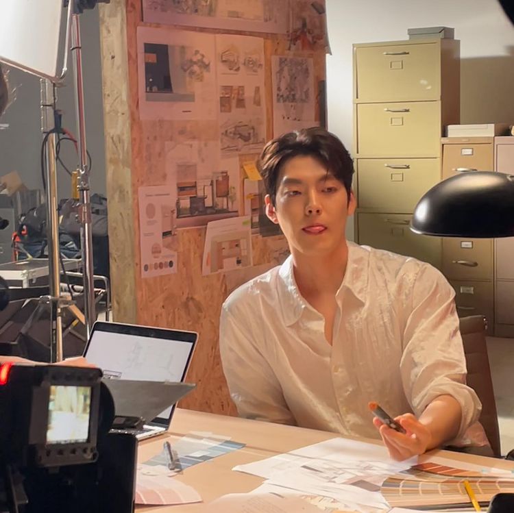 김우빈, 5살 연하남의 메롱 애교…6년연애 ♥신민아 누나 '심쿵'할듯