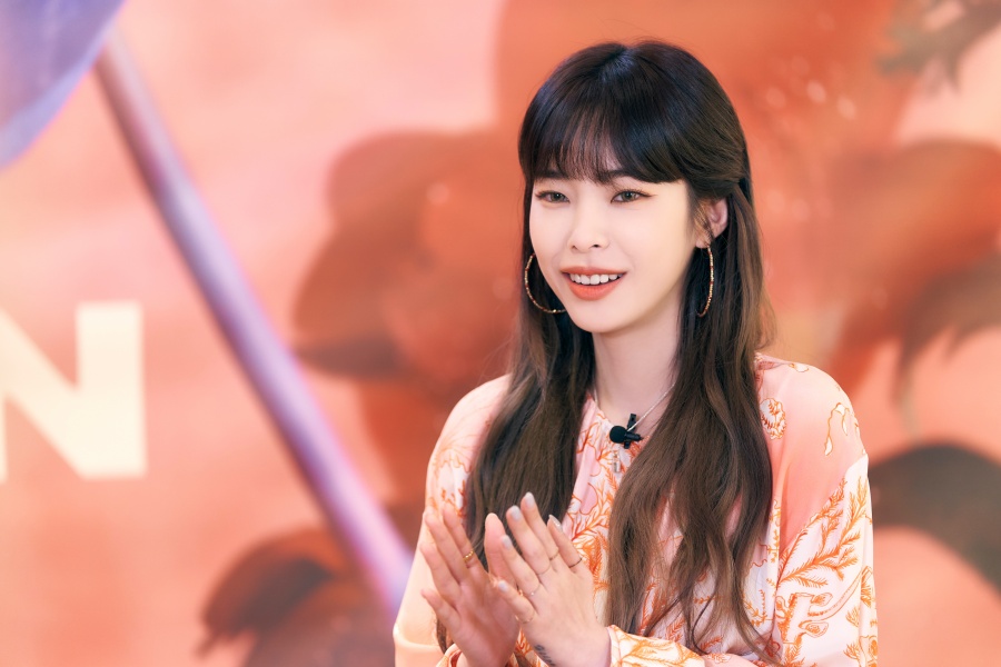 싸이·송중기 손잡은 헤이즈…"음원강자? 듣기 좋은 음악 만들겠다"[종합]
