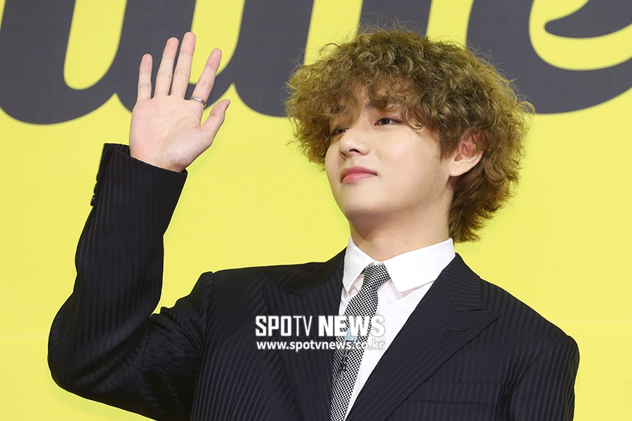 [포토S] 방탄소년단 뷔, '인사도 귀여워'