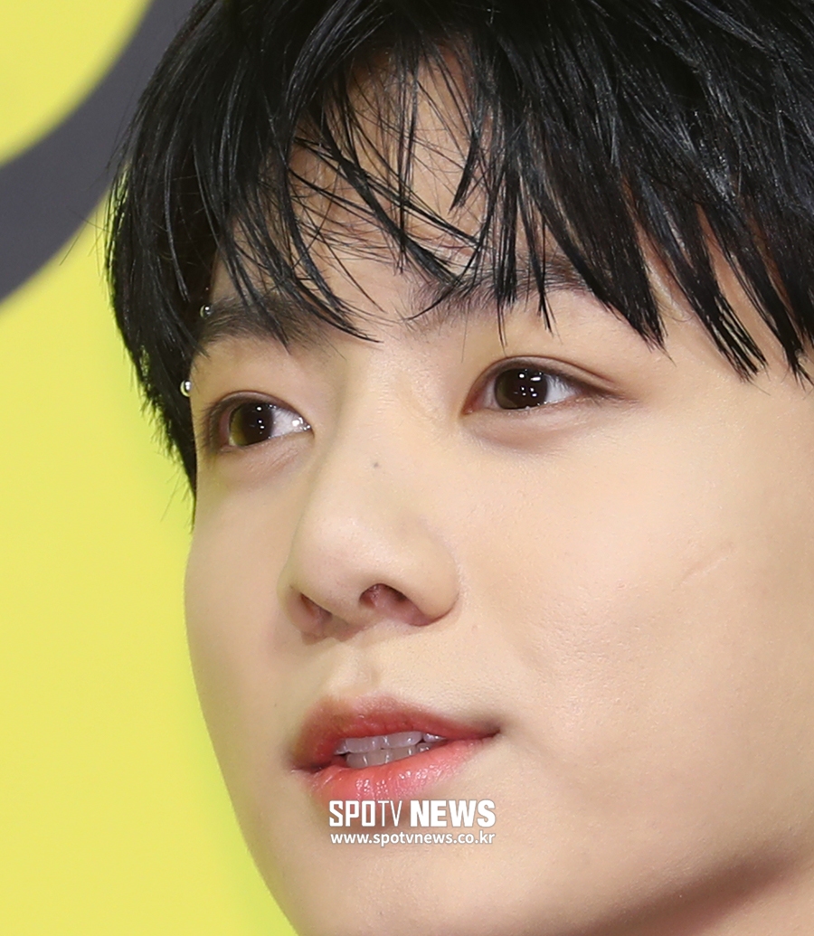 [포토S] 방탄소년단 정국, 오른쪽 눈썹 위 피어싱? 파츠?