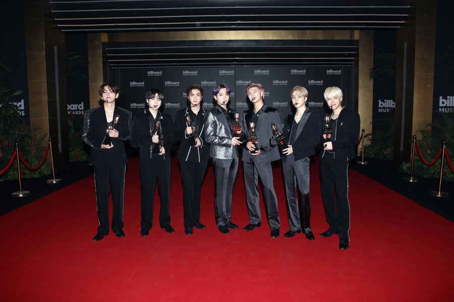 [2021 BBMAs]방탄소년단, 목표 이룬 4관왕→글로벌 녹인 '버터' 무대[종합]