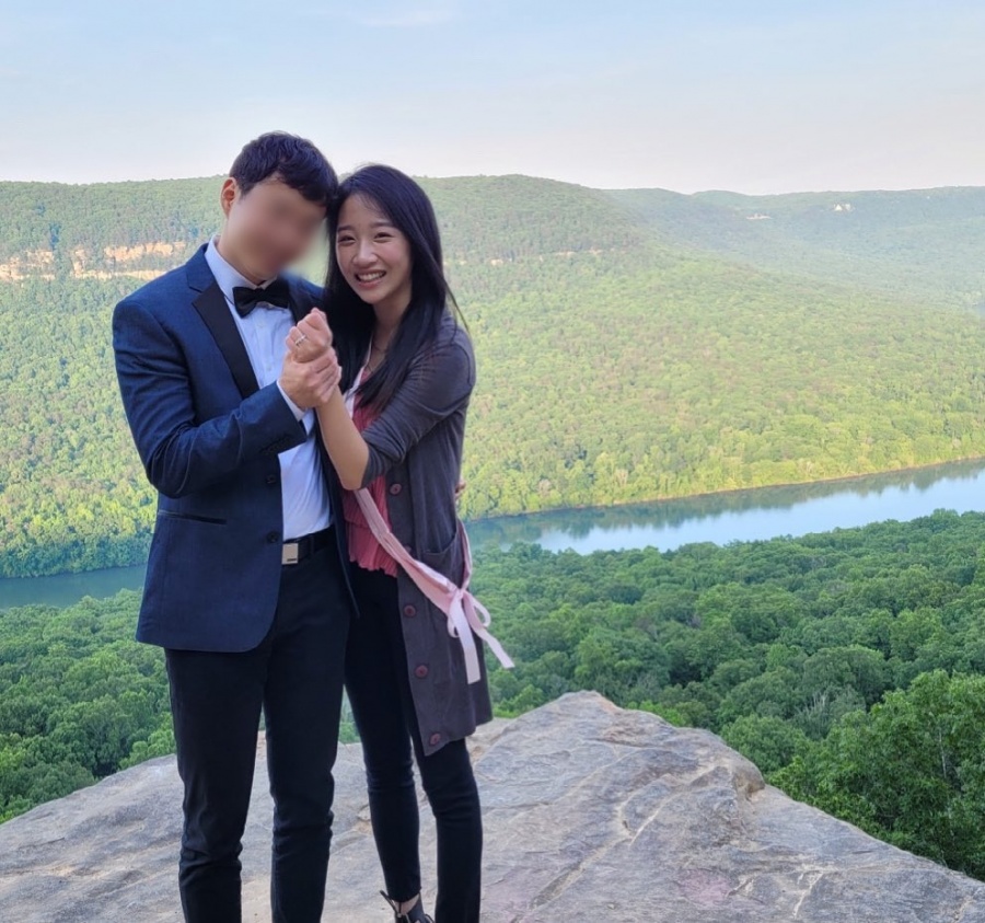 '아이돌 은퇴→결혼' 유나킴, 훈남 예비신랑 공개…"앤디♥유나"