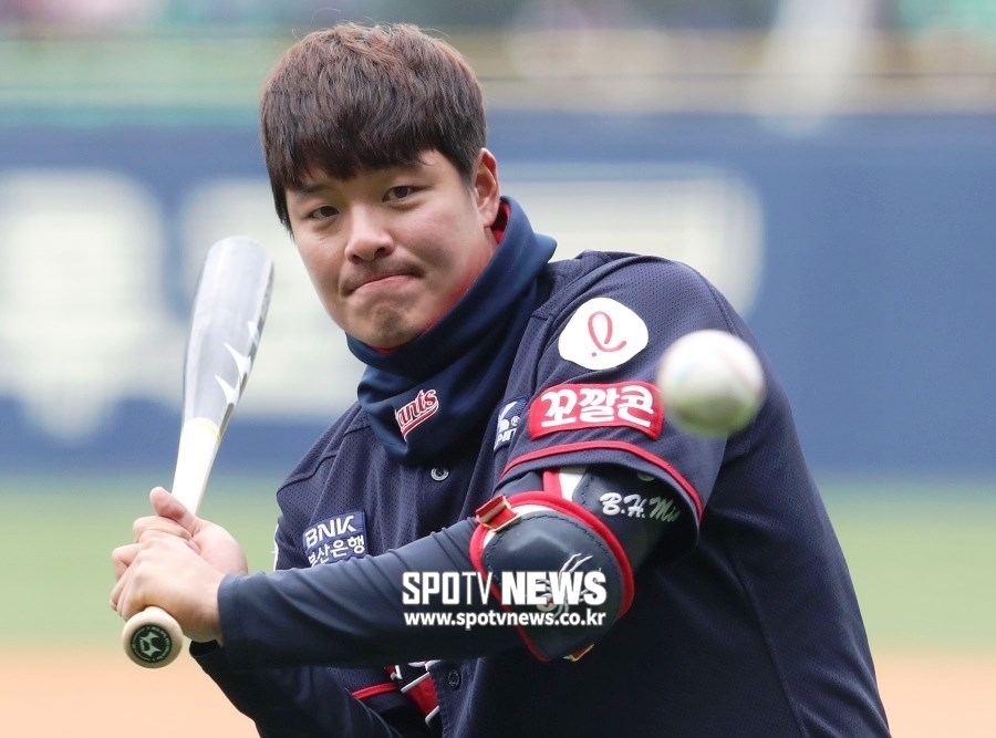 [SPO 사직] 민병헌 드디어 1군, 서튼 감독 "상태 잘 살피겠다"