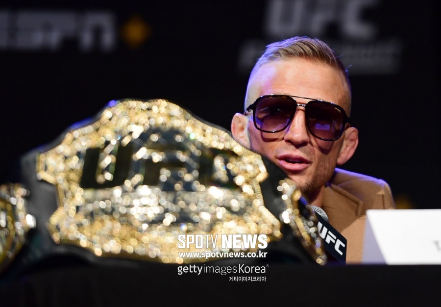 UFC 전 챔프 딜라쇼 밀정 논란…"스파이들 영상 찍어 갔다"