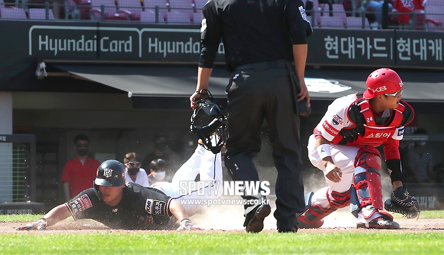 [포토S] 강백호, 더블 스틸로 득점 성공!