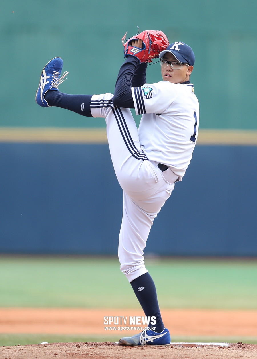 [포토S] 경북고 김범준, 힘찬 키킹