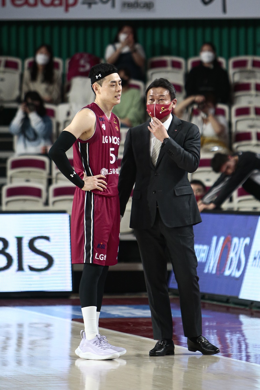 '꼴찌' LG, 이재도 이어 김준일·변기훈 폭풍 영입…다음 시즌 일낼까?