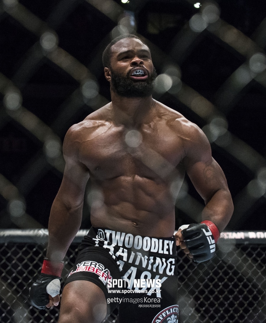 전 UFC 챔프 "격투기계에서 쓰레기 유튜버 내쫓겠다"