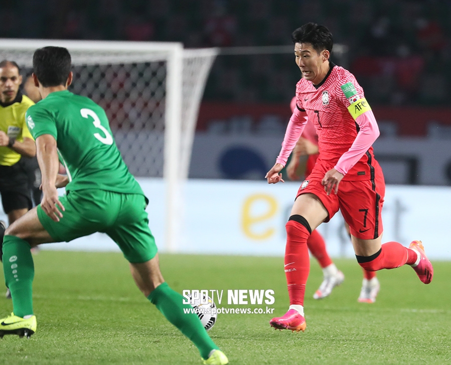 [포토S] 돌파 시도하는 손흥민