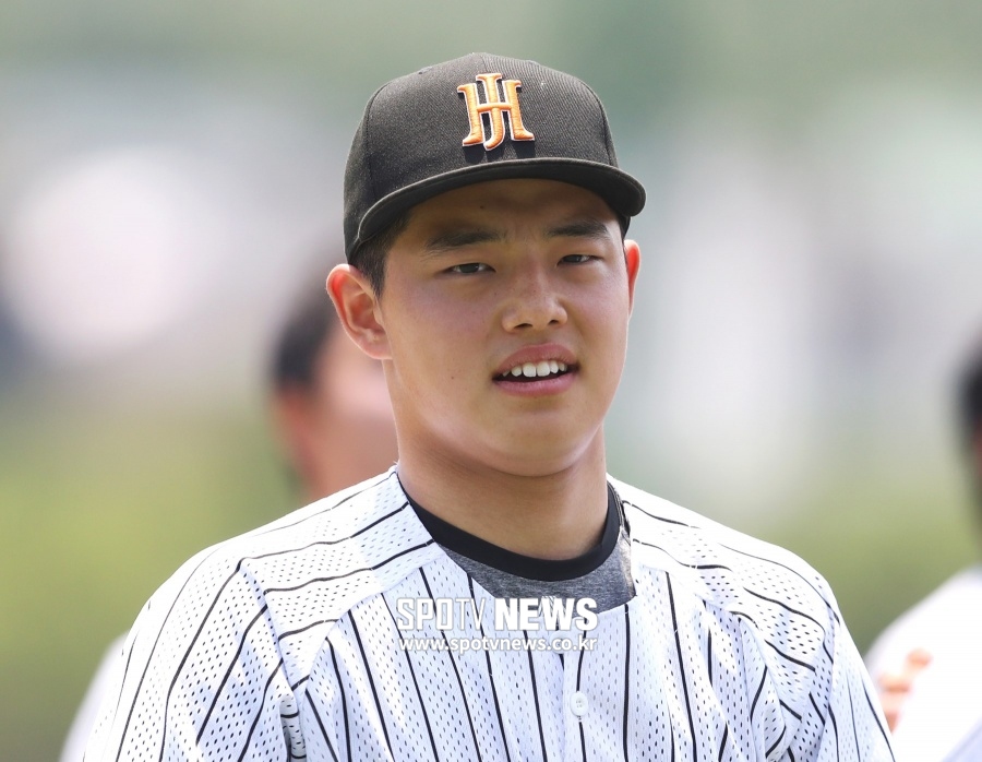 [황금사자기]‘또 154㎞’ 파이어볼러 문동주 “인기? 조금 실감해요”