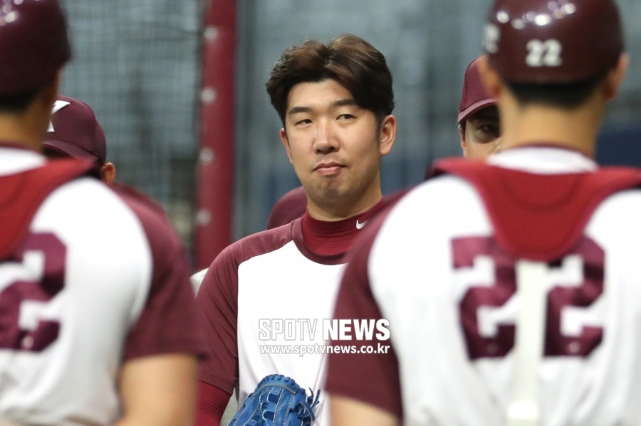 프로 복귀 신재영 "지난주 SSG 스카우트 오신다는 말 듣고…"